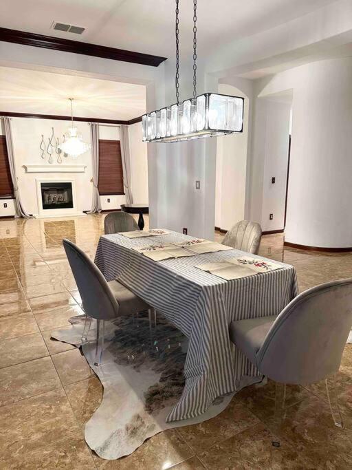 Вилла Luxury Mansion House Элк-Гров Экстерьер фото